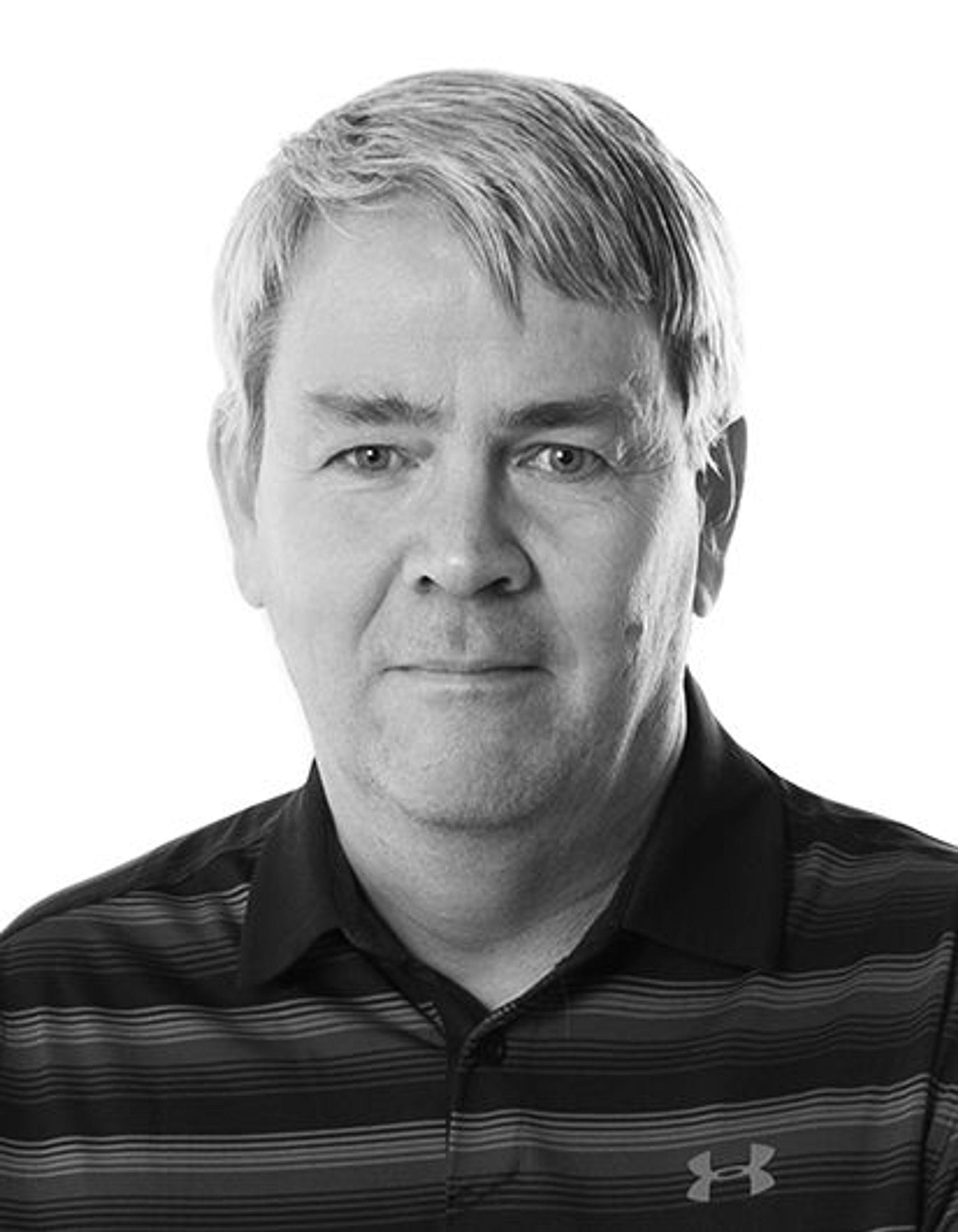 Svart hvít andlitsmynd af manni