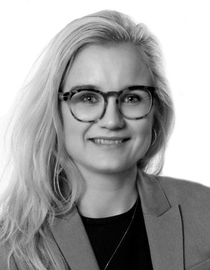 Headshot of a woman